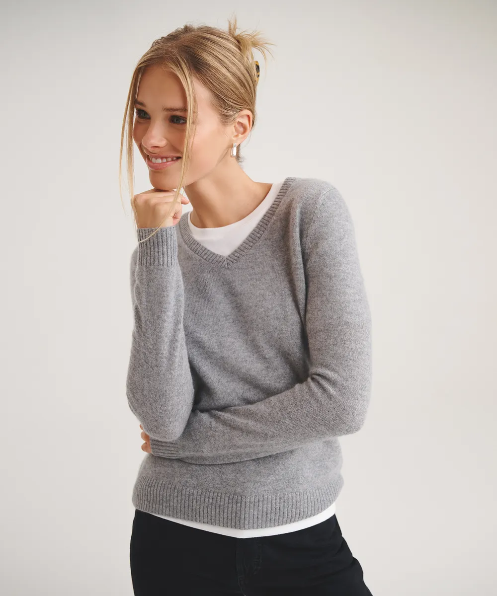 Basic Cashmere V-Neck Sweater 