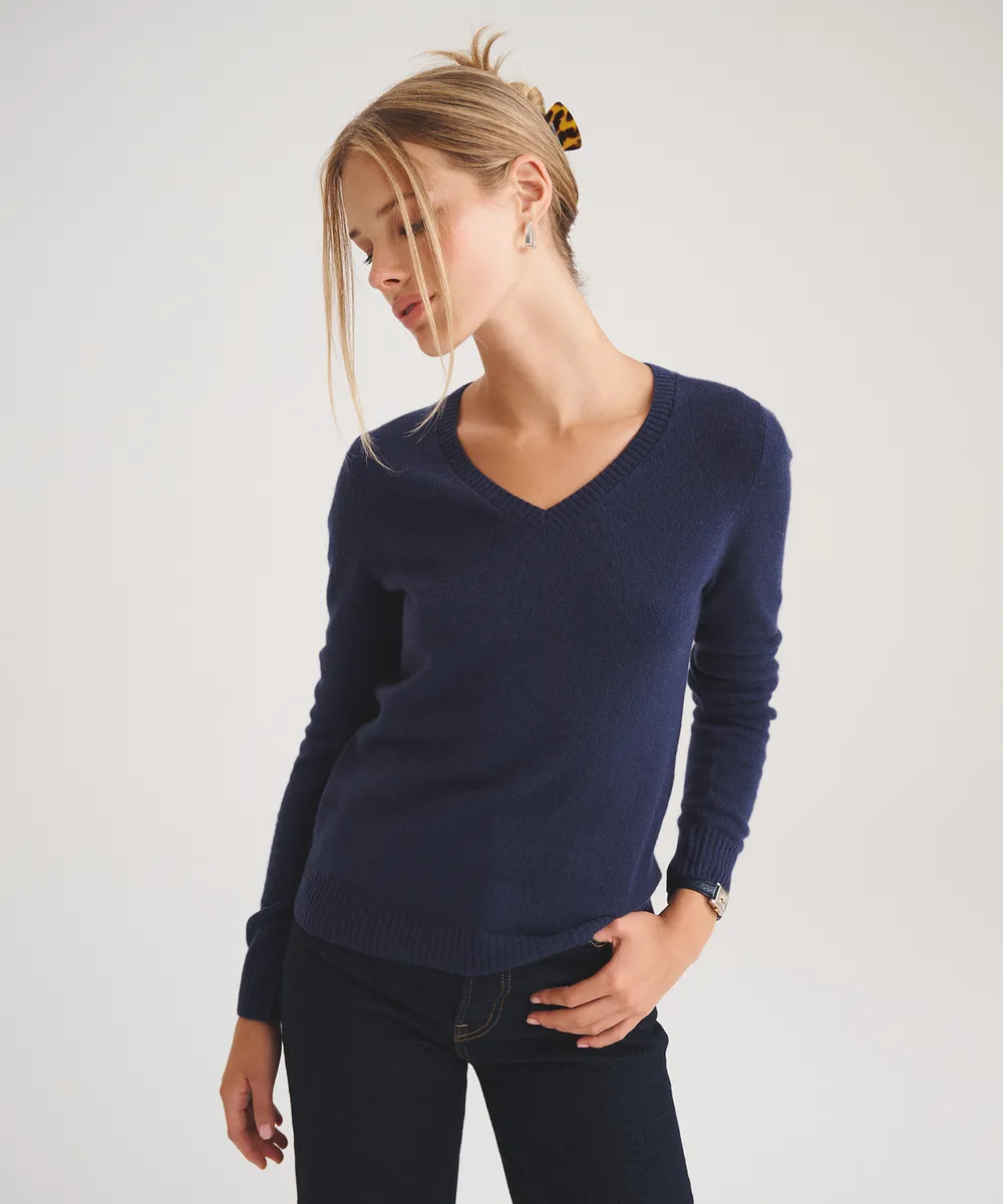 Basic Cashmere V-Neck Sweater  14
