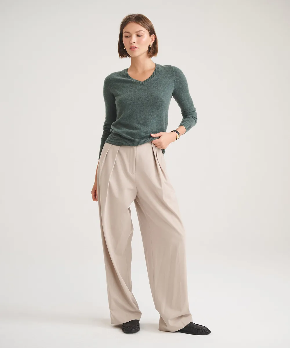 Basic Cashmere V-Neck Sweater  21