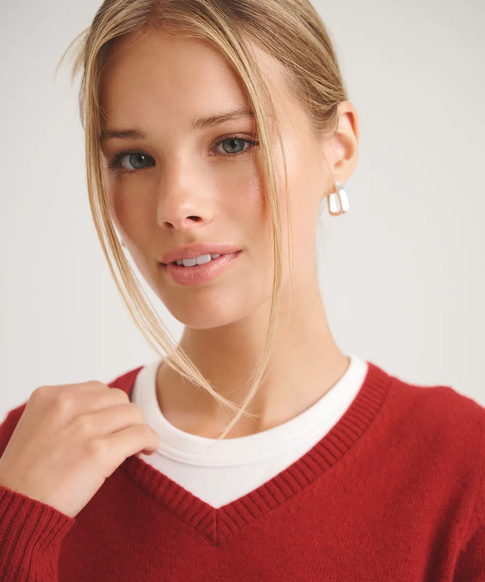 Basic Cashmere V-Neck Sweater  6