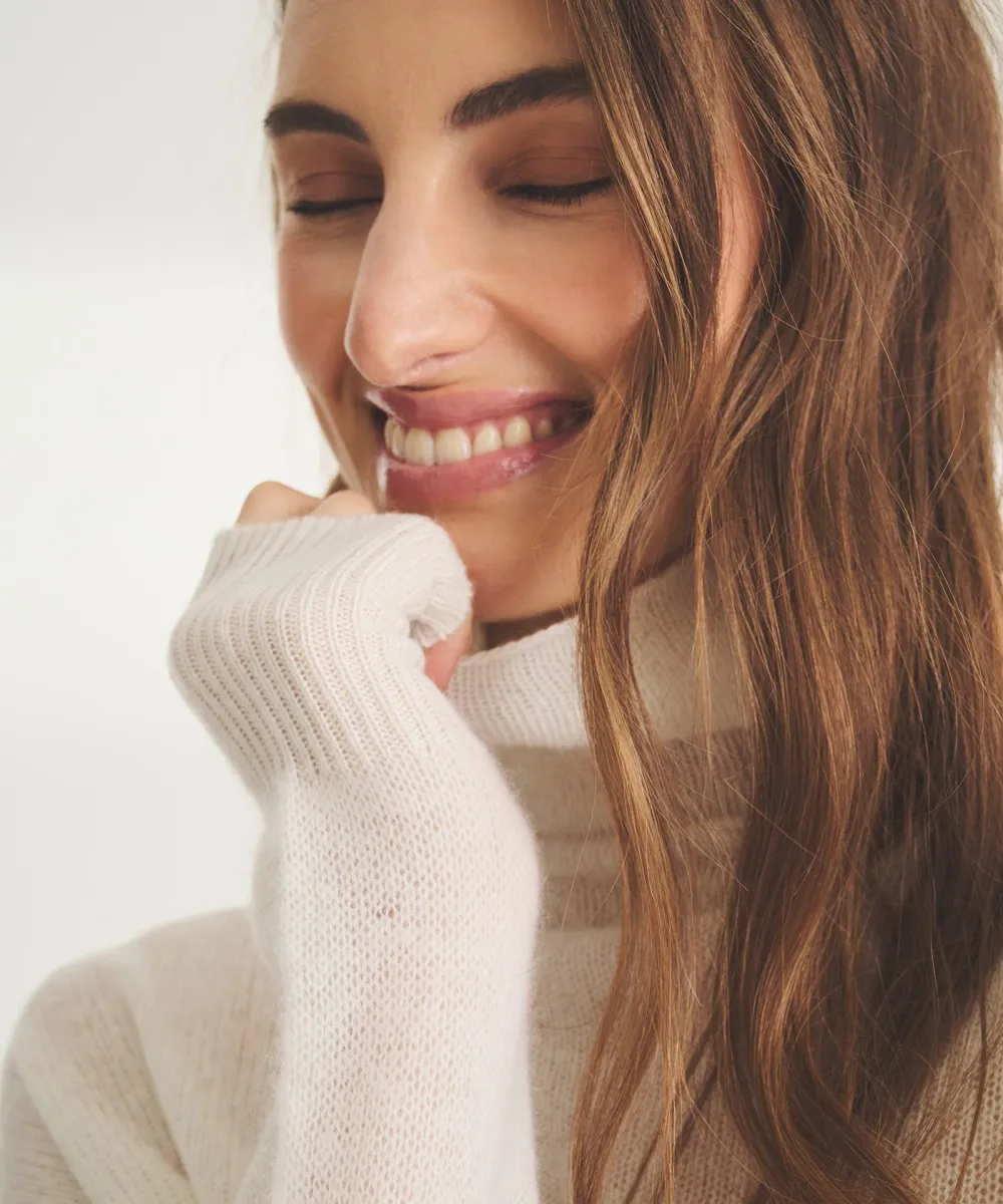 Featherweight Cashmere Turtleneck 11