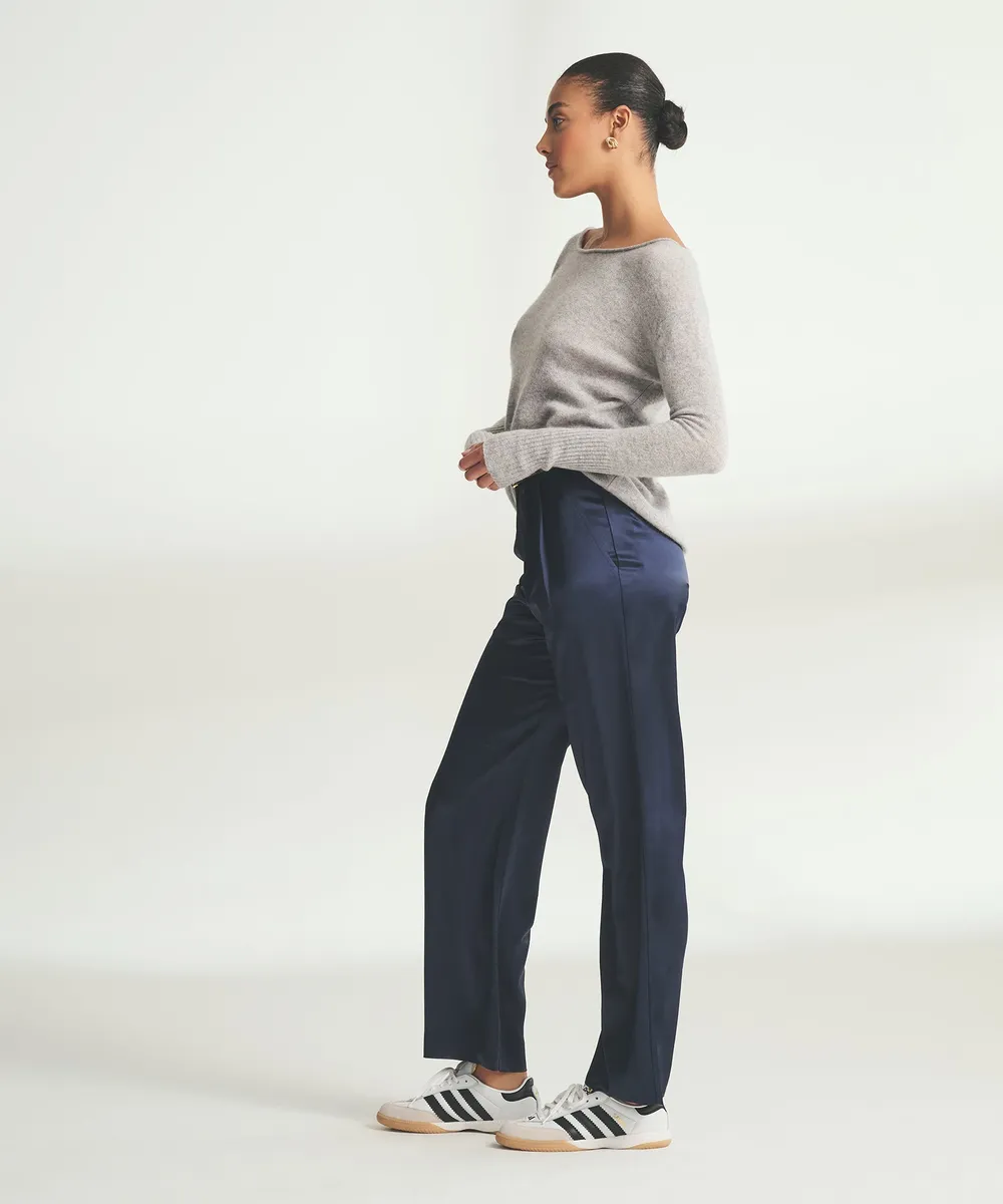 Lightweight Cashmere Boatneck Sweater 11