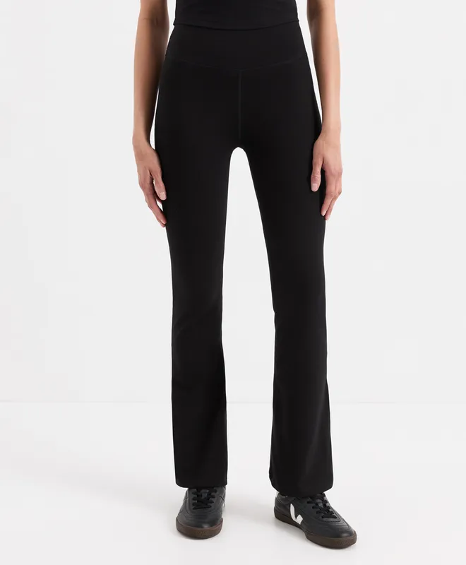 PACT Women's Black On the Go-To Contour Bootcut Legging L1 5