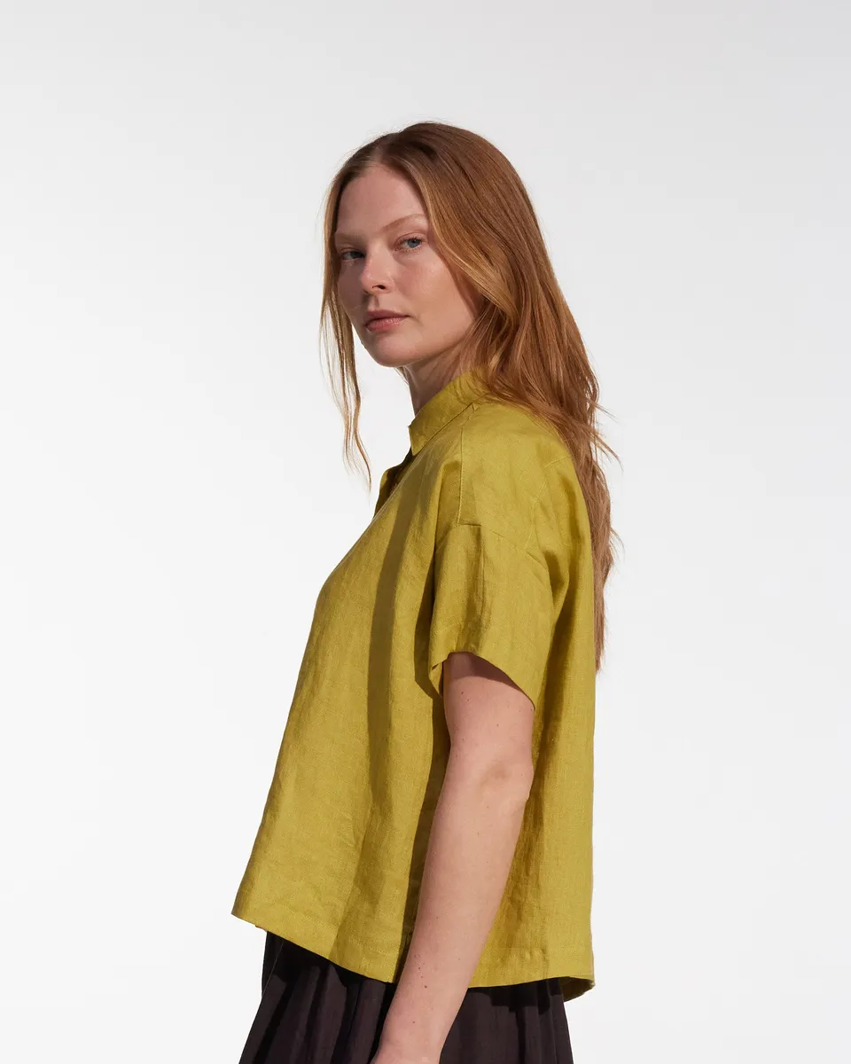 Cropped Linen Blouse No.24 in Apple 3