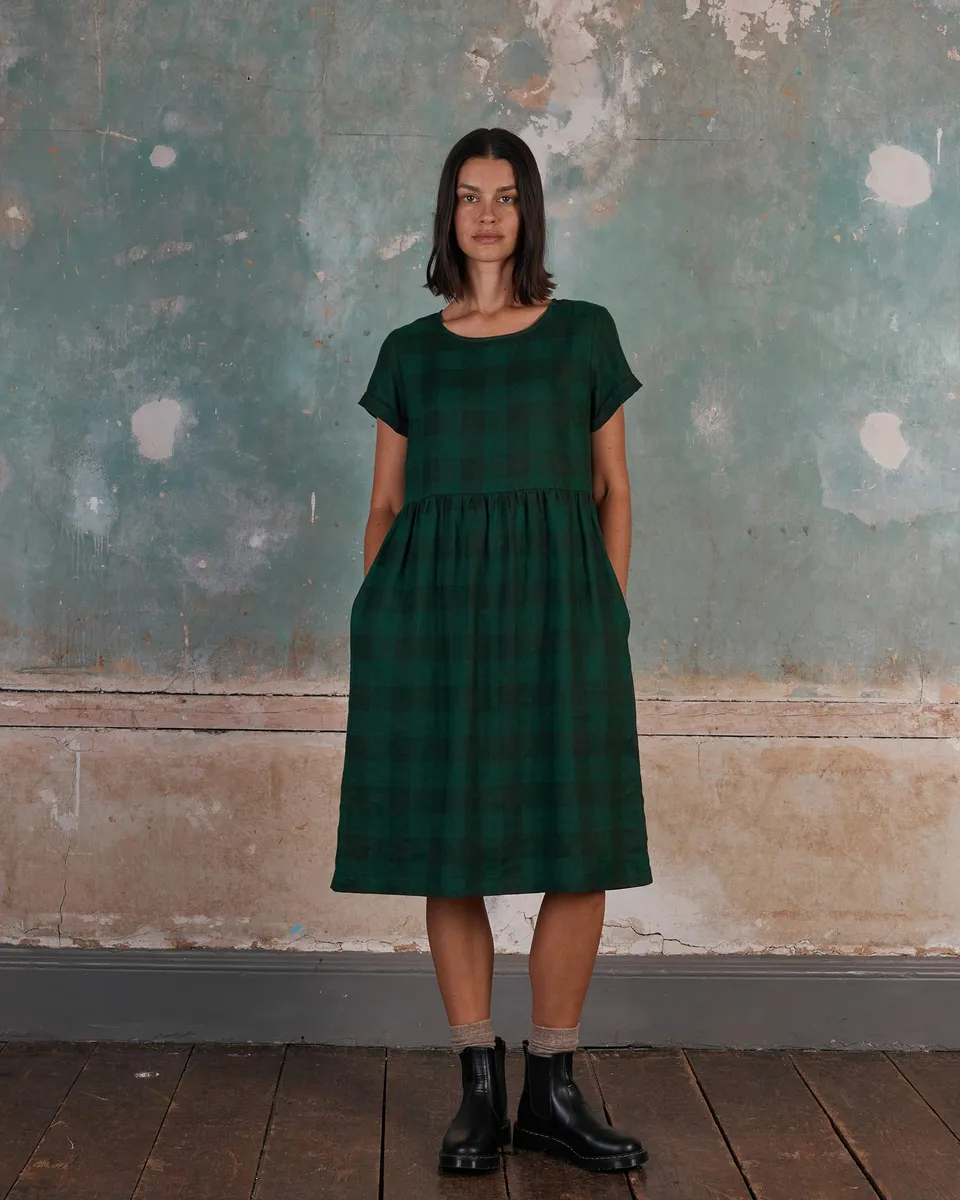 No.15 Linen Day Dress in Woodland Green 2
