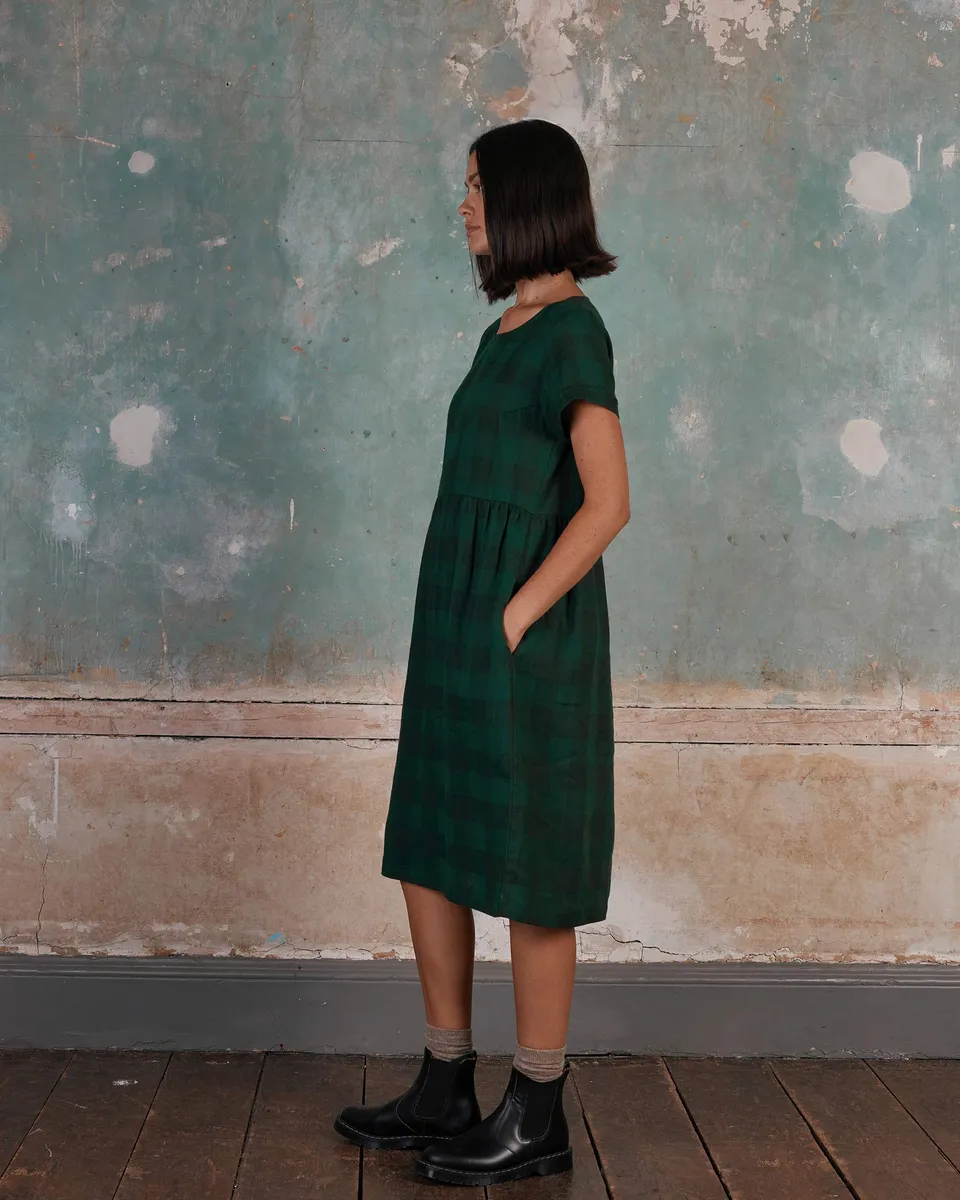 No.15 Linen Day Dress in Woodland Green 3