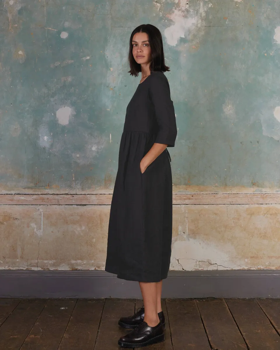 No.41 Full Length Linen Day Dress in Solid Black 4