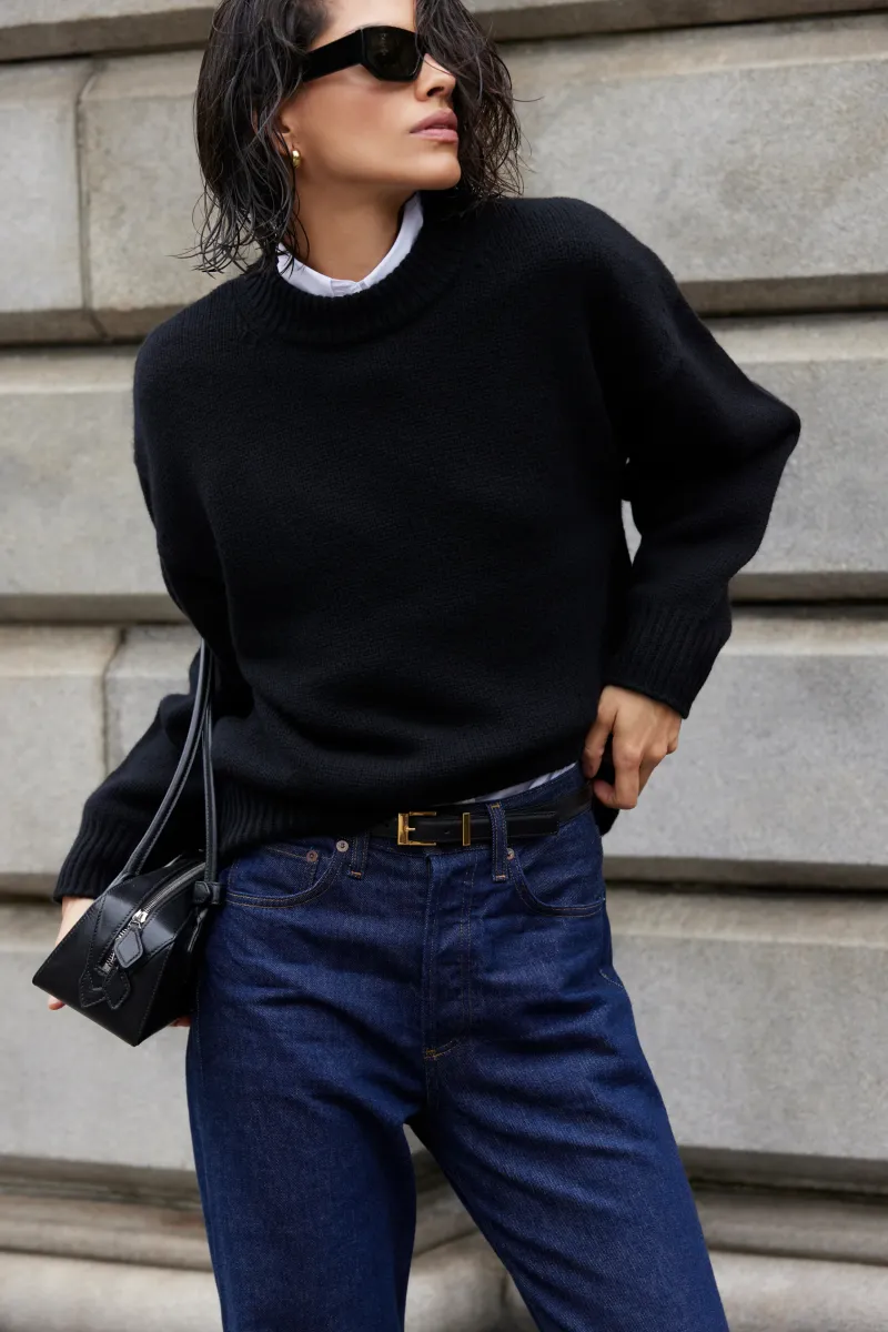 The Cashmere Signature Crew in Black 2