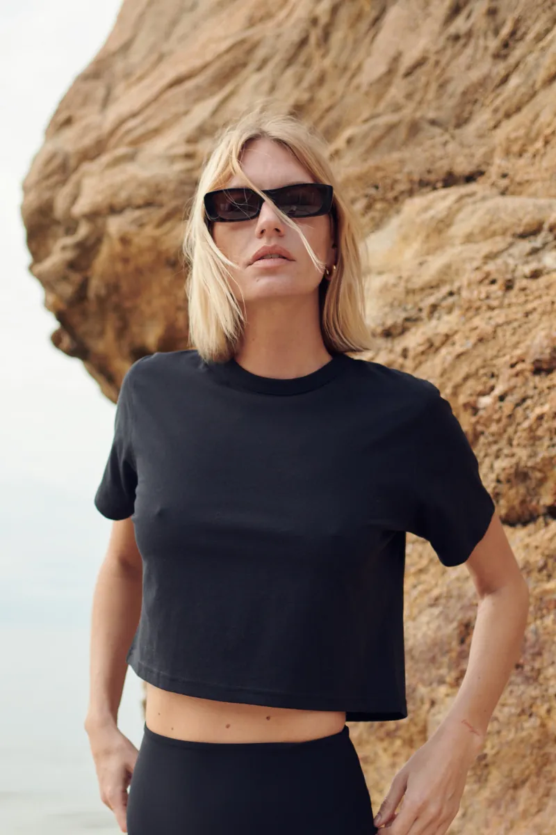 The Cropped Perfect Tee In Black 2