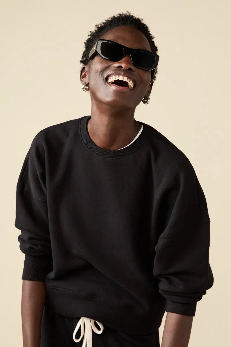 The Everyday Sweatshirt in Black 4