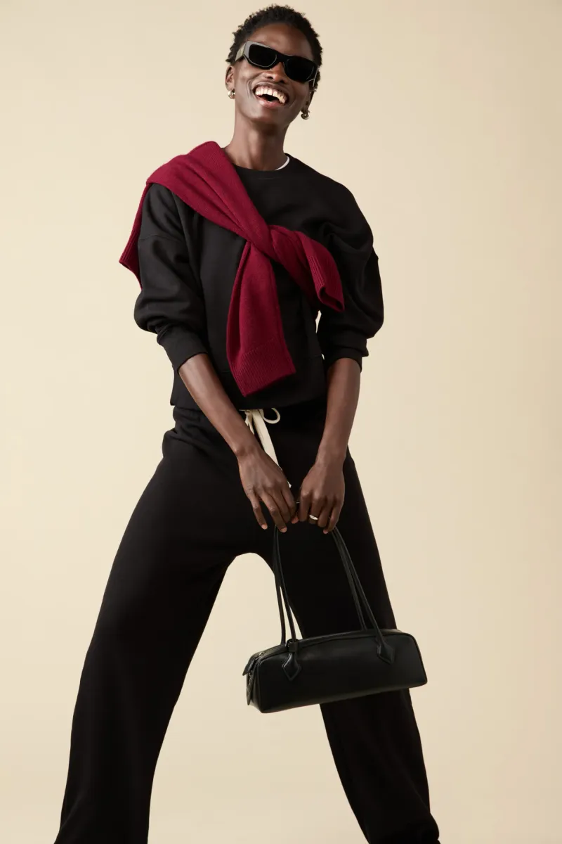 The Everyday Sweatshirt in Black 5