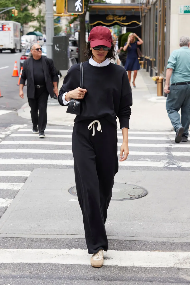 The Everyday Sweatshirt in Black 3