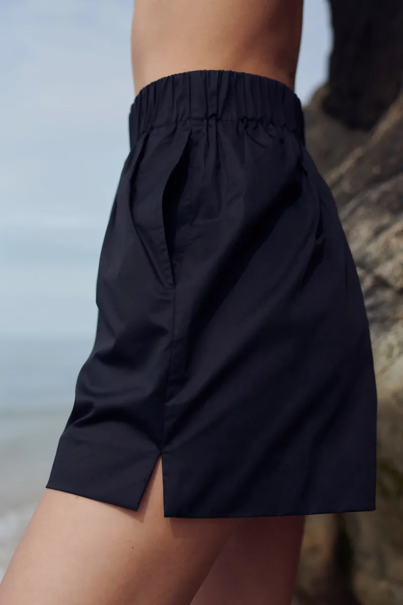The Everything Short in Black 2