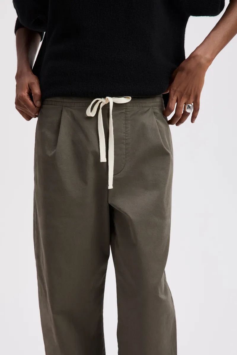 The Everywhere Pant in Umber 2