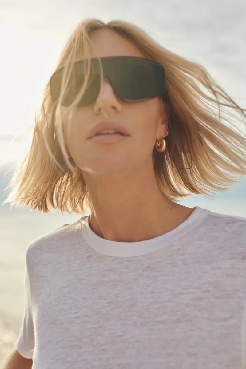 The Linen Perfect Tee in White 3