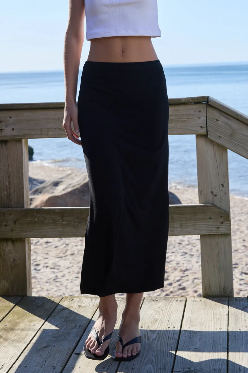 The Perfect Skirt in Black 2