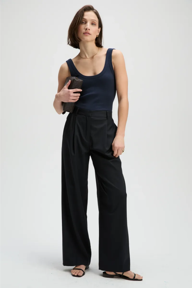 The Scoop It Up Tank in Navy 2