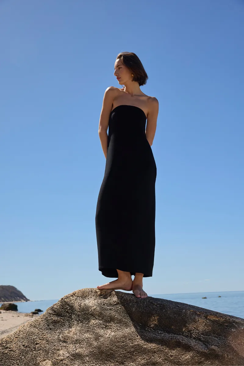The Strapless Dress in Black 2