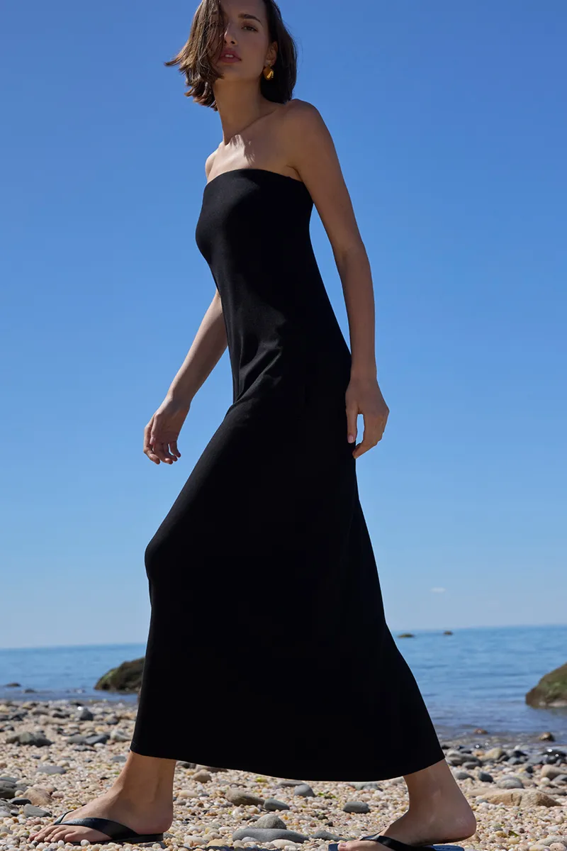 The Strapless Dress in Black 3