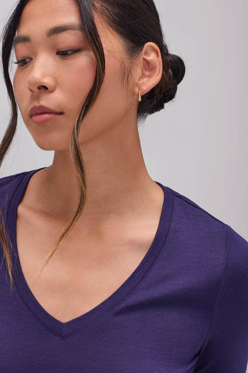 Women's Slim Merino Long Sleeve V-Neck 13